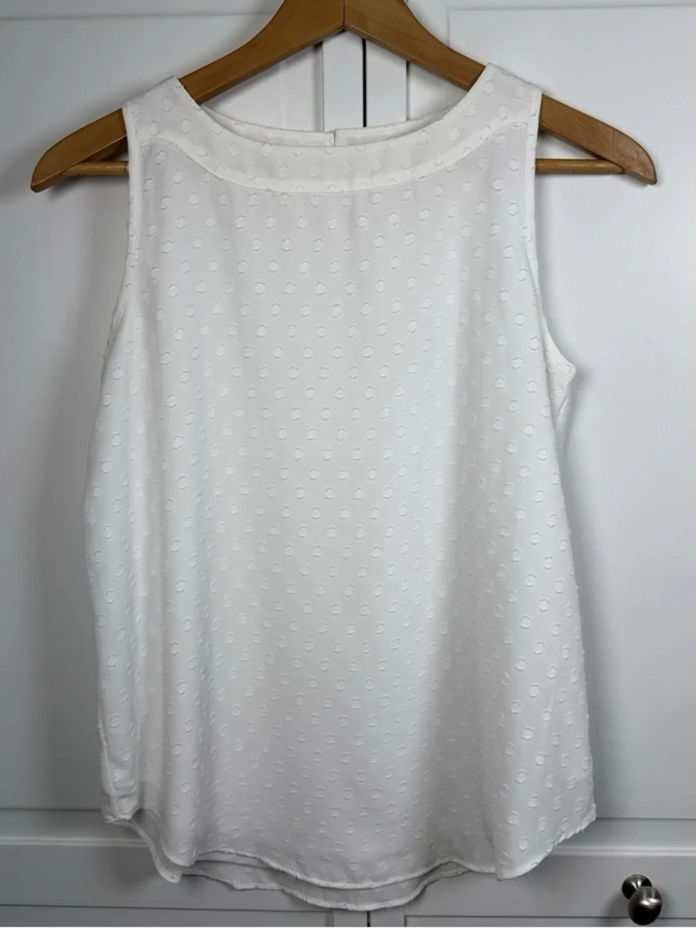 Classic Sleeveless Eyelet Blouse - White